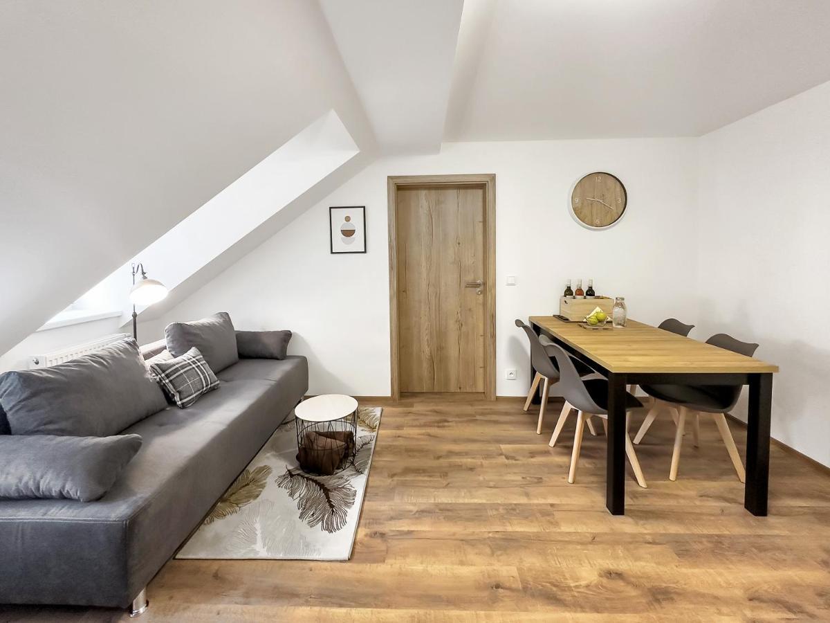 Apartment Katrin 2 Κάρλοβι Βάρι Εξωτερικό φωτογραφία